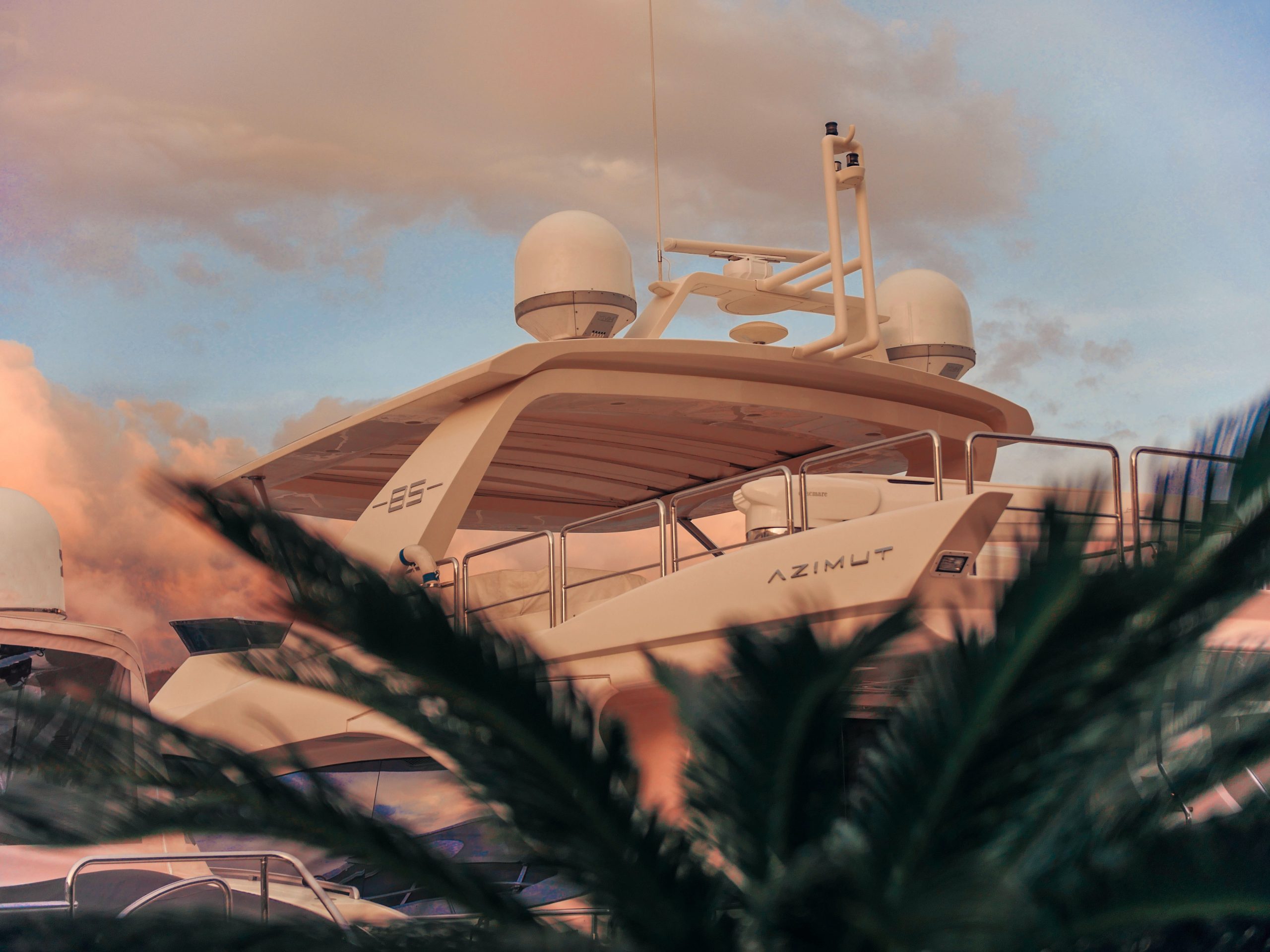 Azimut yacht